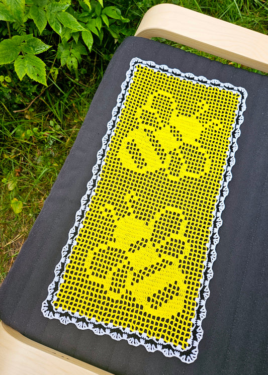 Bee Table Runner PDF Crochet Pattern