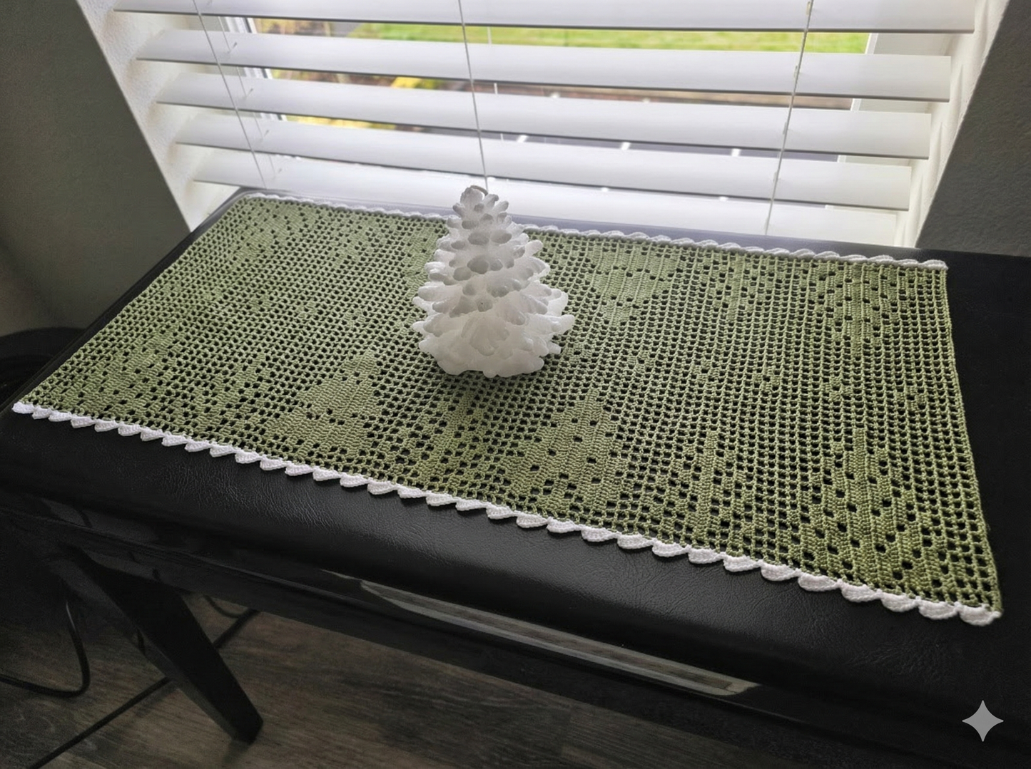 Christmas Tree Table Runner PDF Crochet Pattern