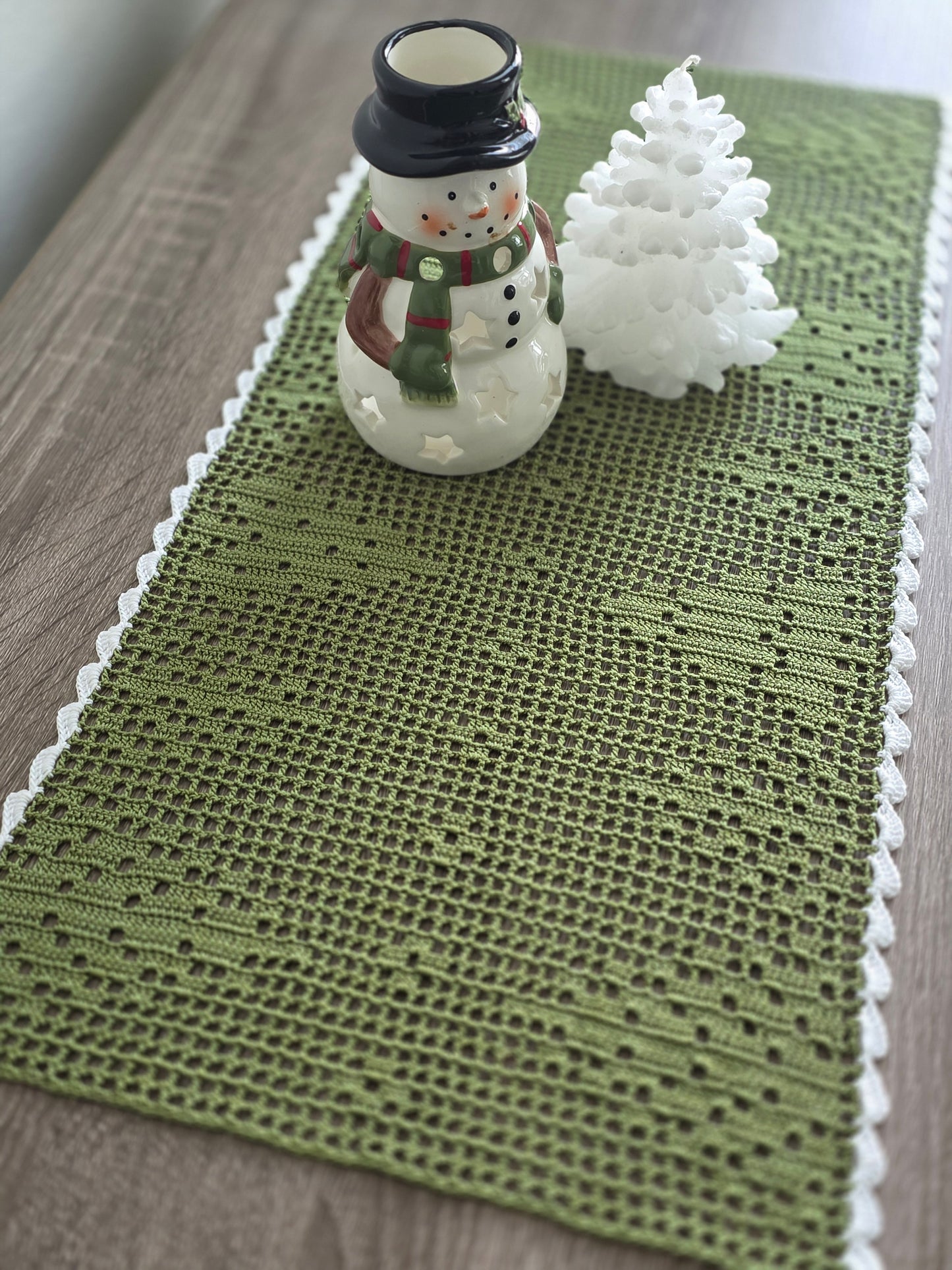 Christmas Tree Table Runner PDF Crochet Pattern