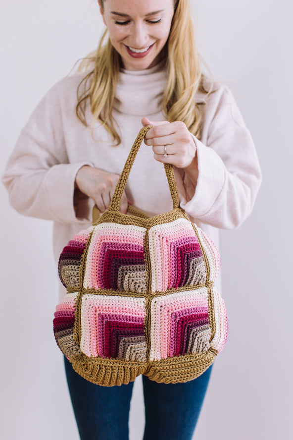 Blush Blizzard Puffer Purse PDF Crochet Pattern