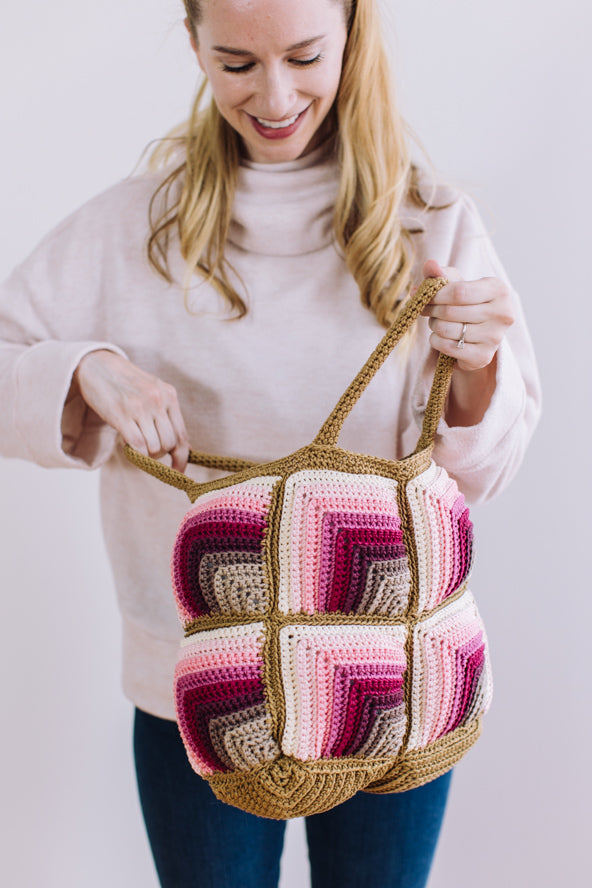 Blush Blizzard Puffer Purse PDF Crochet Pattern