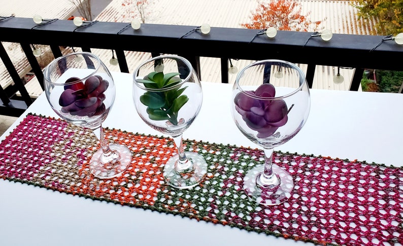 Leafy Table Runner PDF Crochet Pattern